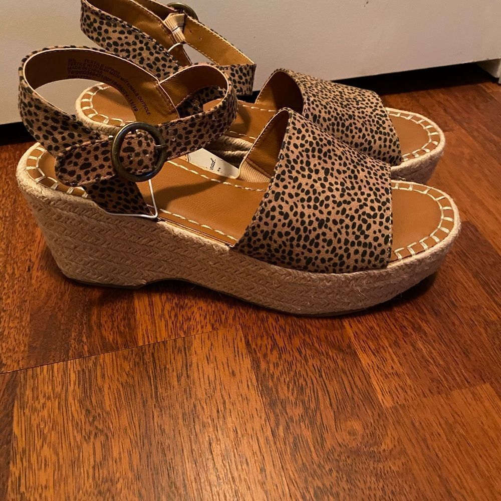 Universal Thread Morgan Wedges NWT - Picture 4 of 5